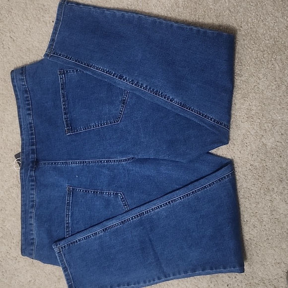 Pretty Little Thing Jeans - Picture 3 of 3